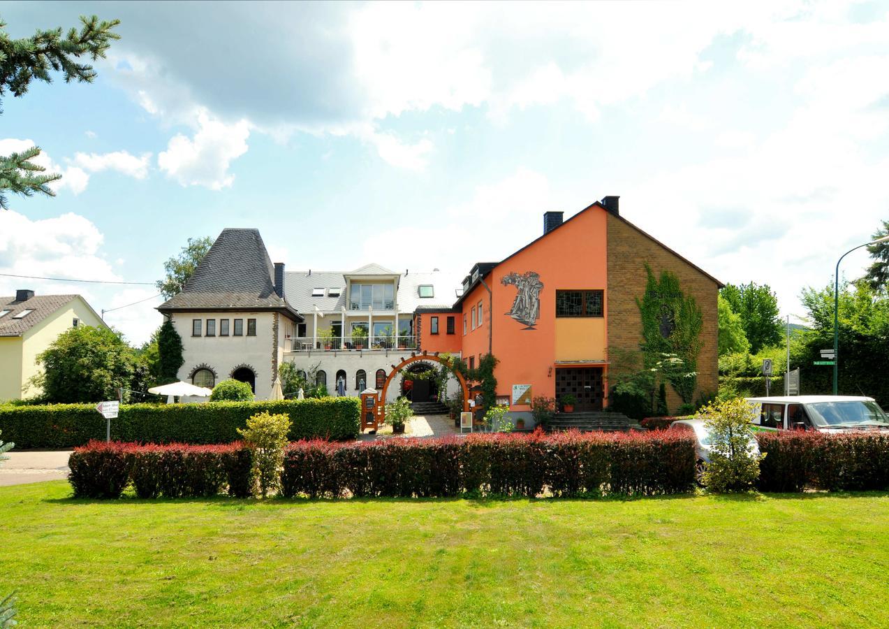 Gästehaus Wein im Turm Longuich Exterior foto